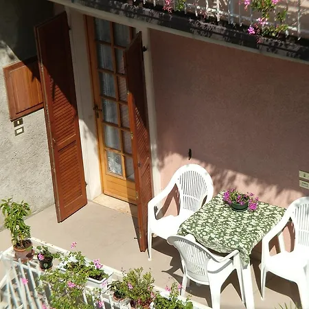 Apartment Lory *