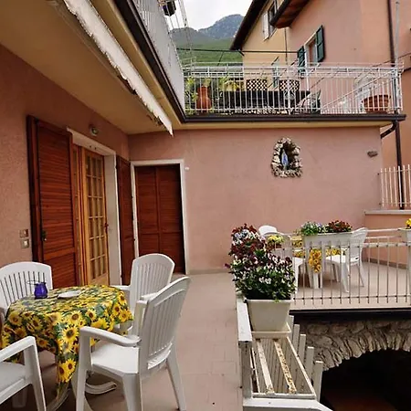 Apartment Lory *